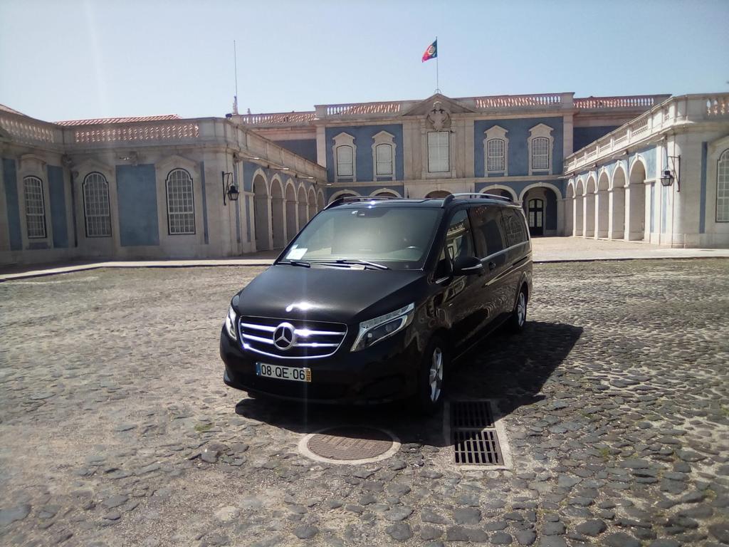 Mercedes V 220 — 2