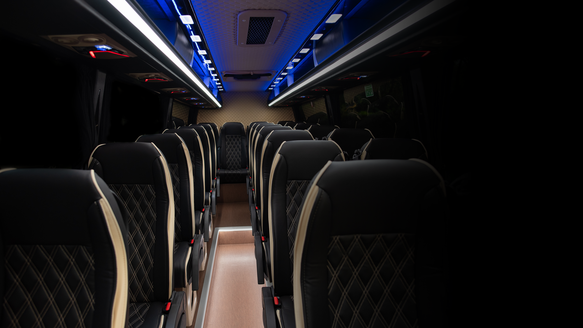 Interior de um minibus Volmer